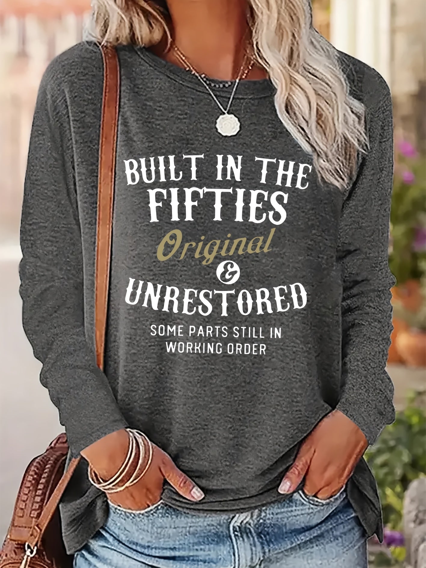 2025 New Women'S Casual Long-Sleeve T-Shirt with "BUILT IN THE FIFTIES" Print, Stretchy And Comfortable Loose-Fitting Round-Neck Top, a Must-Have Shirt for Spring, Autumn, And Winter, Suitable for Daily Home Wear And Outdoor