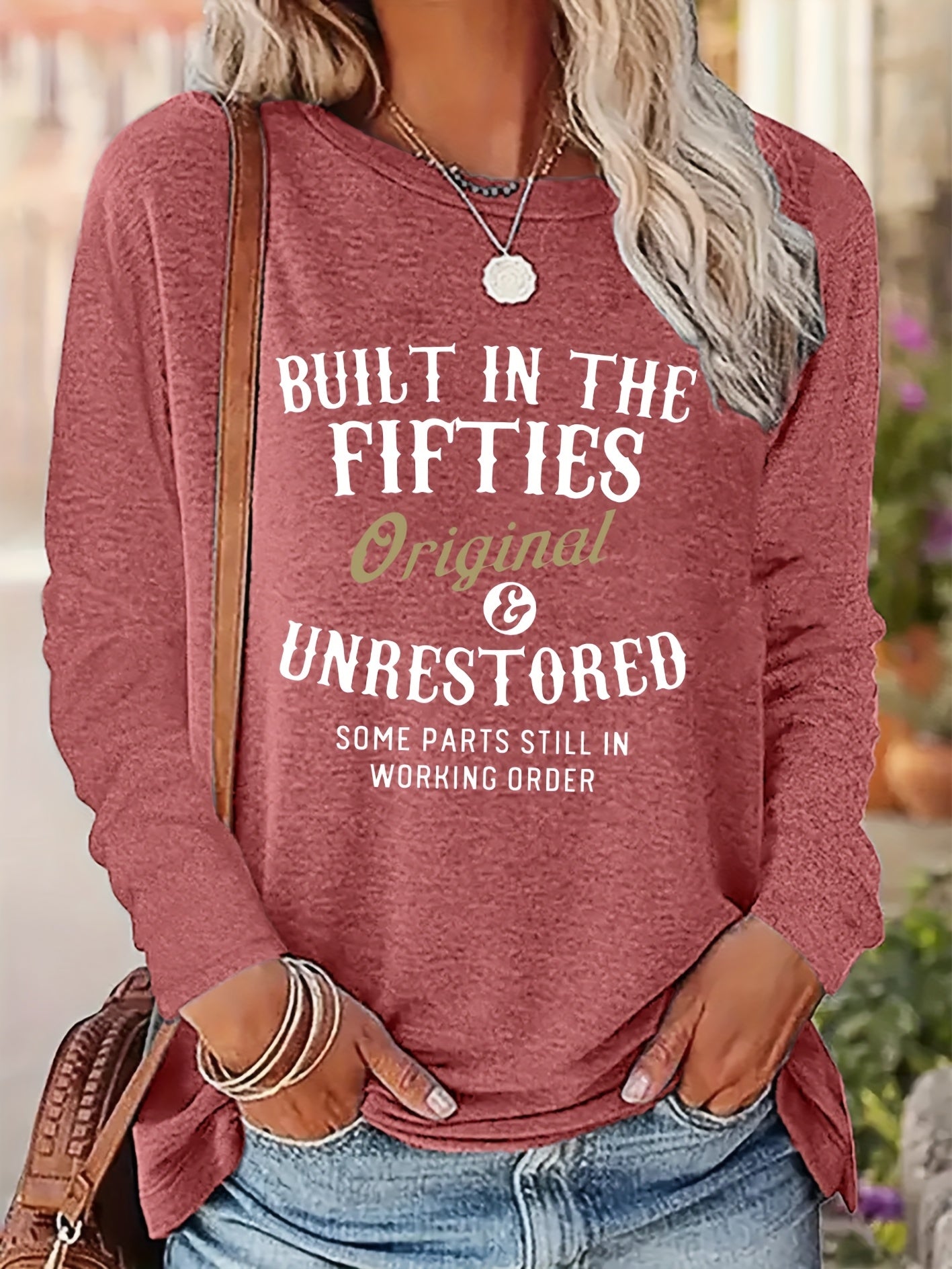 2025 New Women'S Casual Long-Sleeve T-Shirt with "BUILT IN THE FIFTIES" Print, Stretchy And Comfortable Loose-Fitting Round-Neck Top, a Must-Have Shirt for Spring, Autumn, And Winter, Suitable for Daily Home Wear And Outdoor