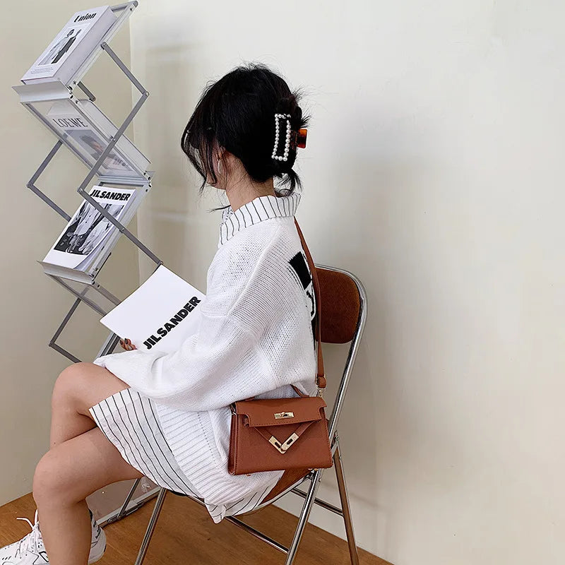New Style Women's Bag with Lock Closure Fashionable Women Bag Trendy Embossed Women's Shoulder Bag Popular Crossbody Bag
