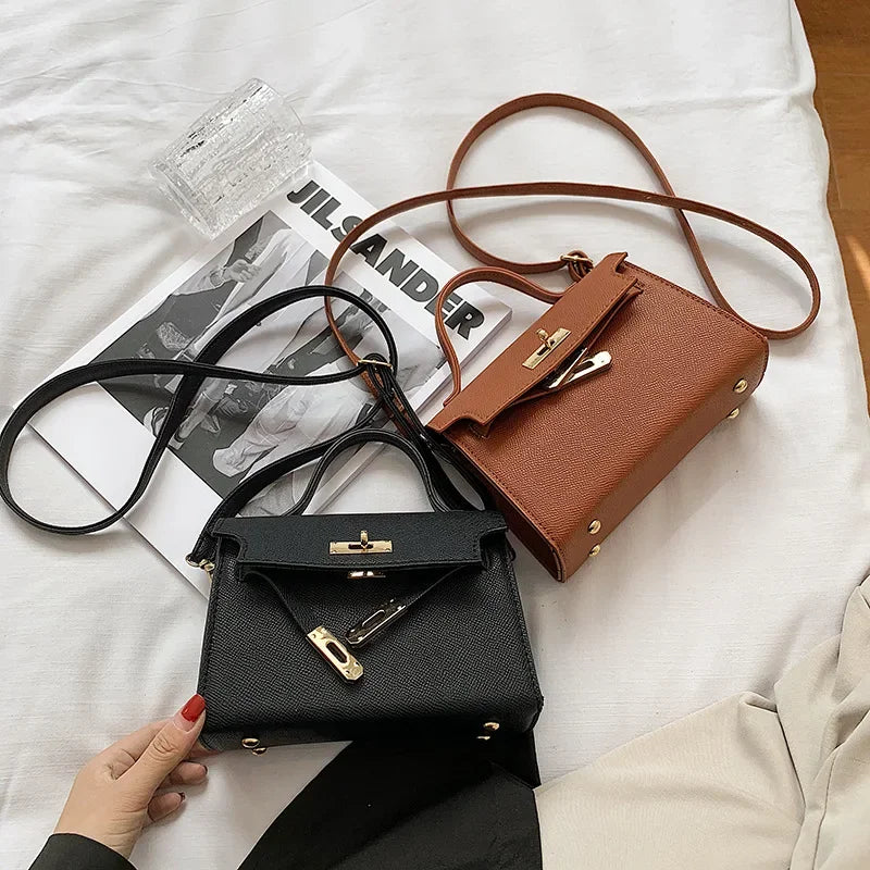 New Style Women's Bag with Lock Closure Fashionable Women Bag Trendy Embossed Women's Shoulder Bag Popular Crossbody Bag