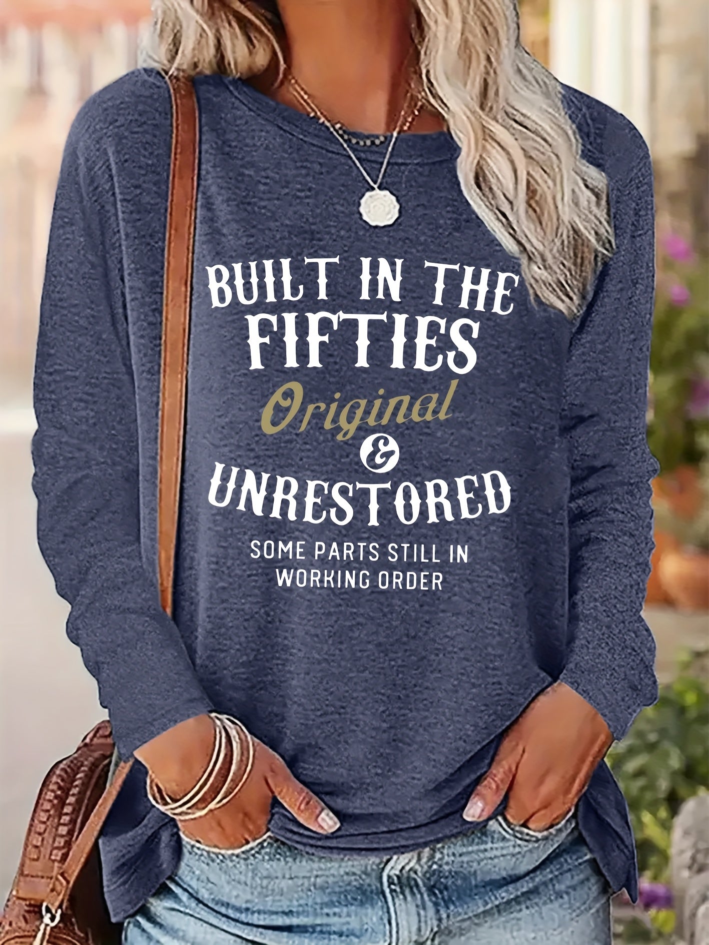 2025 New Women'S Casual Long-Sleeve T-Shirt with "BUILT IN THE FIFTIES" Print, Stretchy And Comfortable Loose-Fitting Round-Neck Top, a Must-Have Shirt for Spring, Autumn, And Winter, Suitable for Daily Home Wear And Outdoor