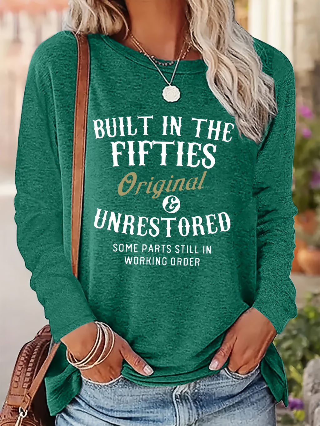2025 New Women'S Casual Long-Sleeve T-Shirt with "BUILT IN THE FIFTIES" Print, Stretchy And Comfortable Loose-Fitting Round-Neck Top, a Must-Have Shirt for Spring, Autumn, And Winter, Suitable for Daily Home Wear And Outdoor